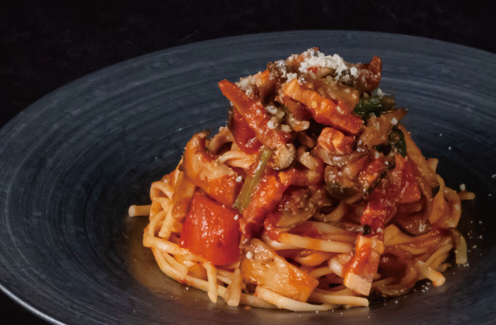 生リングイネを使った大阪産原木しいたけ入りきのことパンチェッタのトマトソース